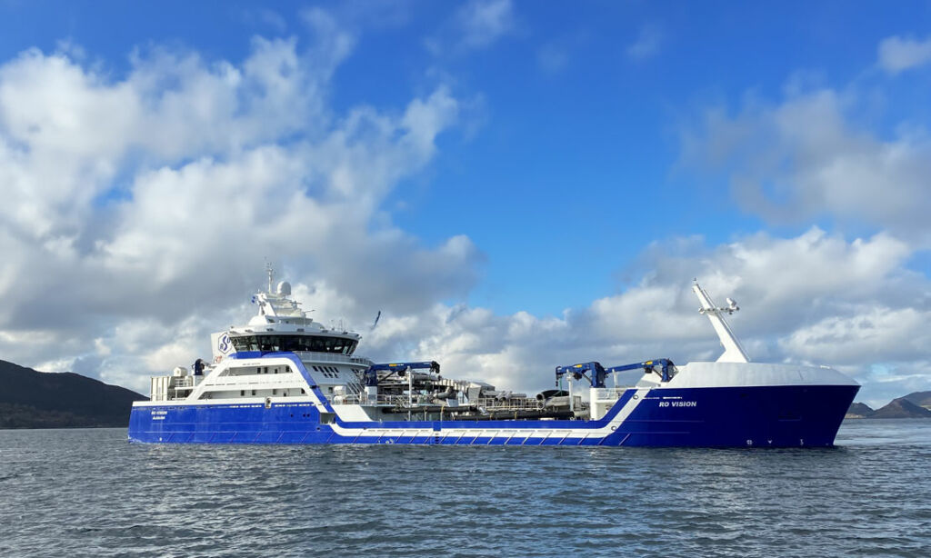 Yanmar's 6EY22ALW innovative hybrid power solution for the Ro Vision